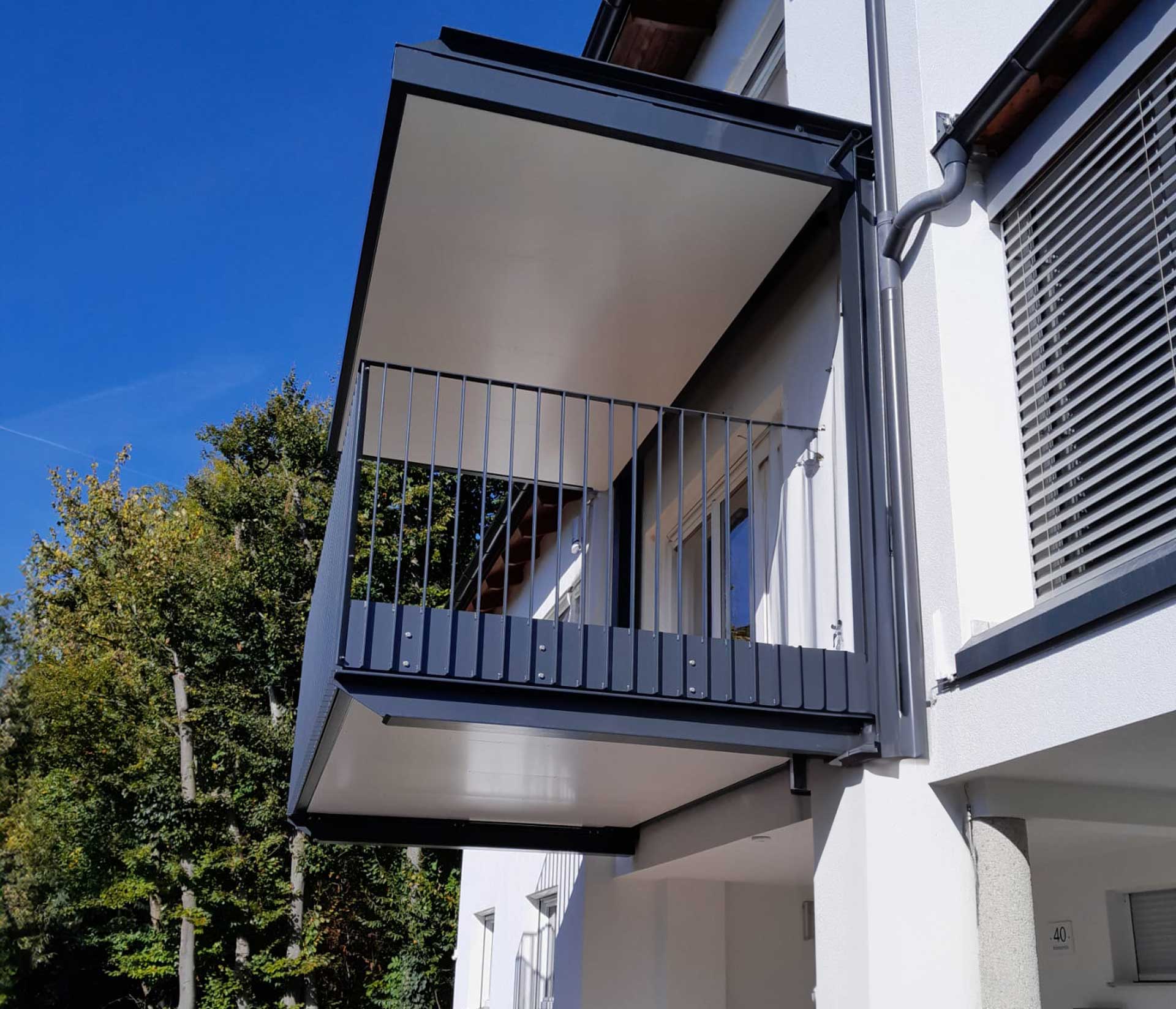 Auskragender Balkon Objekt Linz | Pichler Metallbau Referenzen